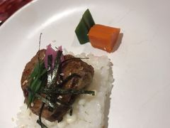 香煎鹅肝配烩水果-都会尚膳·海鲜自助餐厅(重庆万豪酒店)