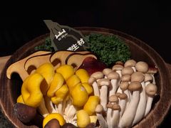 -三出山火锅(万象天地店)