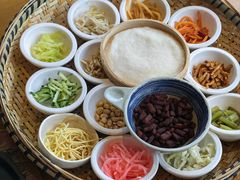 -包整·丝娃娃(一览甲秀楼风景店)