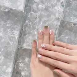 -花岐款式专研健康美甲沙龙