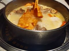 -三人行骨头王火锅(长寿店)