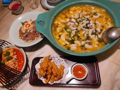 -周渝食惦·酸菜鱼精致川菜(横岗店)
