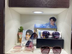 -三叶眼镜城批发市场(上海火车站店)