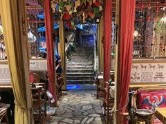 -老牌坊云南鱼豆花火锅(爱建店)