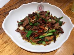 宣威小炒肉-老滇山寨•云南特色菜•地方菜•民族风情歌舞表演(金碧店)
