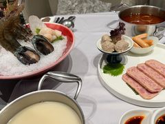 -红鼎豆捞·非遗鲍皇汤火锅(宝丰路店)