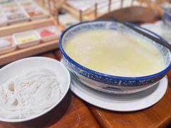 过桥米线汤底-香麒园·过桥米线·南湖雅宴