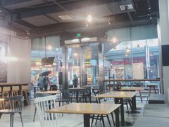 大堂-HELLO 27 意面·沙拉·帕尼尼