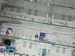 -诺柯视眼镜-蔡司依视路官方工厂店(淞南一店)