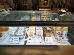 面包甜点陈列柜-喜茶(上海兴业太古汇店)