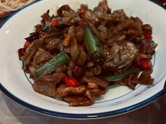 -霄汉牛三鲜湖北砂锅菜(万松园2店)