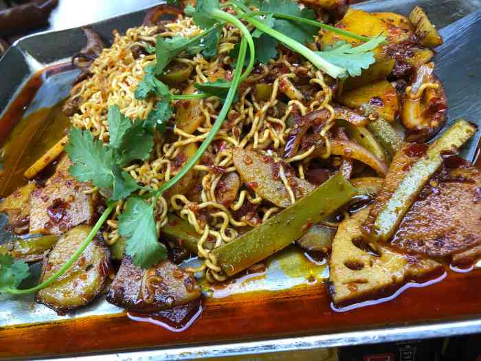 土家铁板烧干锅