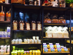 零售区-IS YOU BAKERY 伊之友烘焙(飞鹤路店)