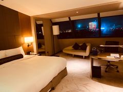 -上海滴水湖皇冠假日酒店