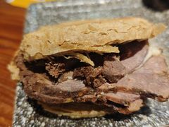-老天桥酱肉烧饼夹肘子(天桥店)