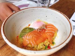 烟熏三文鱼牛油果饭-三秋舍·梦幻岛(小西路店)