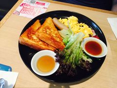 法式吐司面包配炒蛋香肠蔬菜-必胜客(广顺南大街店)