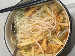 -忆螺巷螺蛳粉(步行街小巷店)