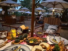 -三亚艾迪逊酒店·海滩烧烤 BARBACOA·现场乐队·浪漫晚餐·烧烤海鲜