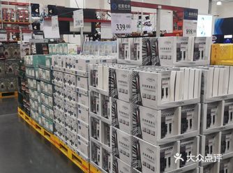 山姆金牛店的规模比山姆麓山店大