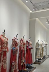 -喜爱高定婚纱摄影