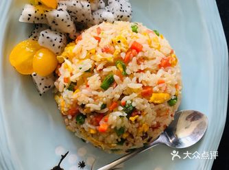 周末的中午，全家都在，隔夜微醺以至于做的饭都没吃