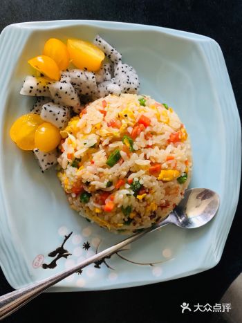 周末的中午,全家都在,隔夜微醺以至于做的饭都没吃