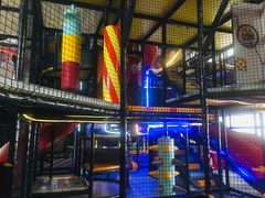 -嗨翻Hi-Fun竞技主题乐园·蹦床亲子生日轰趴(国光1937店)