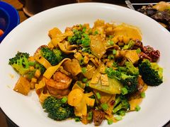 -东口码头·烧鸽子·鱼头泡饼·地方菜(金鹰悦城店)