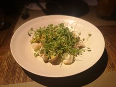 温海鲜色拉配牛油果-Carbon莫卡哆·意大利复古集市餐厅(杭州大厦店)