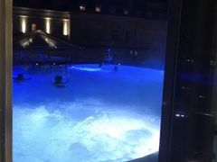 -巴斯温泉浴场