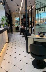 -HAIR CORNER