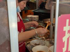 -松树干拌面店