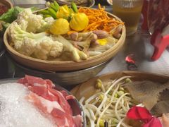 -赵美丽·重庆社区火锅·直营店(火车东站·中豪国际店)