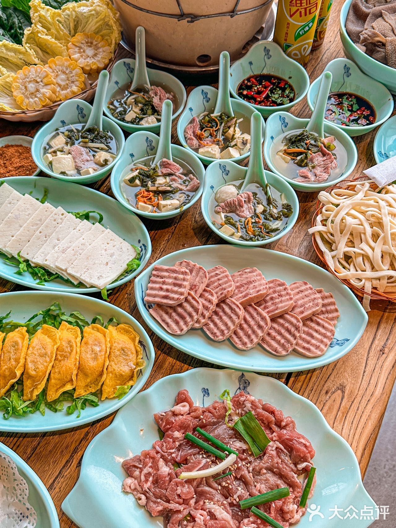 这次在歌林开了新店 就来试一试，感受一下新店的环境氛围