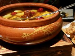 -云海肴·汽锅鸡·云南菜(天山百盛优客店)