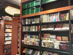 -西西弗书店&矢量咖啡(壹方购物中心店)
