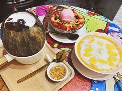 士多啤梨黑钻配雪糕-甜心妈妈·榴莲星级糖水(北京路总店)