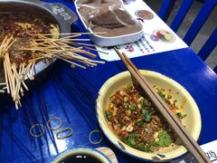 -马路边边串串香(苗栗路店)