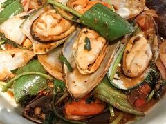 -大头虾越式风味餐厅(光明广场店)