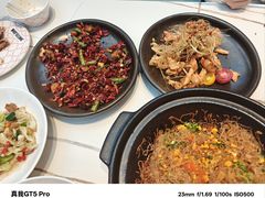 -阿瓦山寨·湘菜现炒·剁椒鱼头王(咸阳总店)