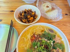 -文山荷鲜居(翠湖店)