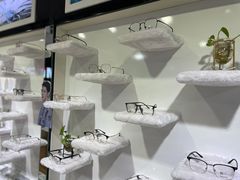 -MiRi眼镜·蔡司·星趣控·尼康控优点视觉合作店(南京东路店)