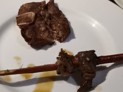 红柳木烤羊肉串-丽思卡尔顿·香溢餐厅(北京丽思卡尔顿酒店)