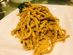 咸蛋黄茶树菇-嘉厨小馆(宜山路店)