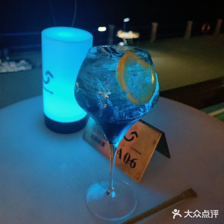 夜色中的浪漫小调