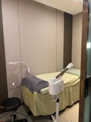 -苗方清颜·祛痘皮肤管理