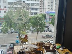 靠窗位-河坝烧烤串城(金达莱店)