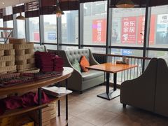 -豪客嘉族·麦尼顿西餐厅(乐福天下店)