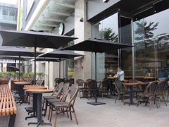 露天位-星巴克(深圳龙岗广百店)